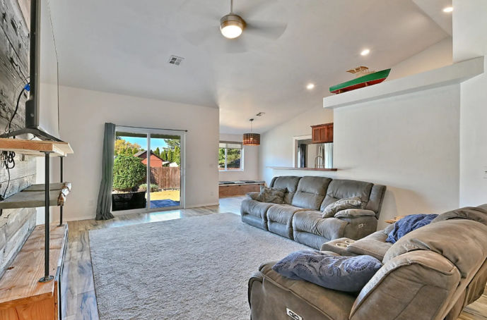 1548 Inverness Dr #1 - Photo 7 of 27