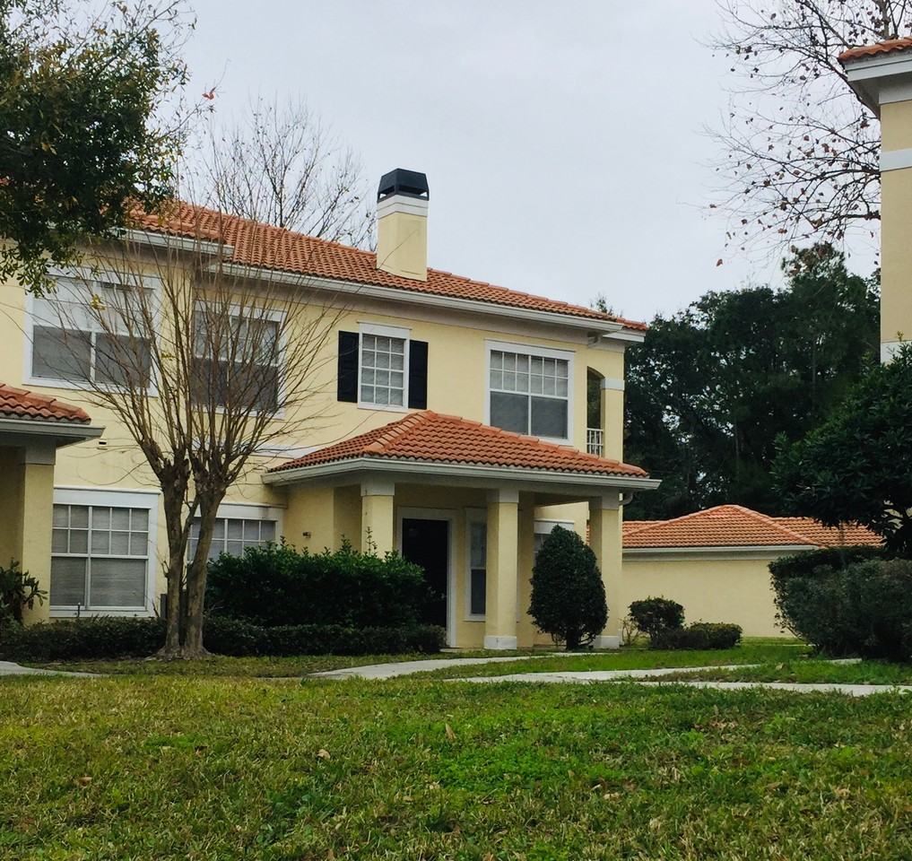 Arbor Lakes Cir #1 - Photo 4 of 24