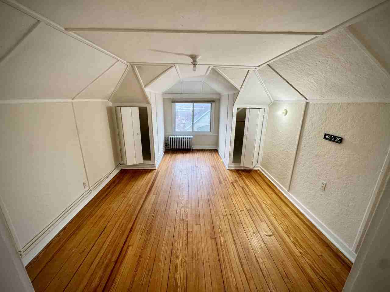 256 Congress Ave #3 - Photo 2 of 8