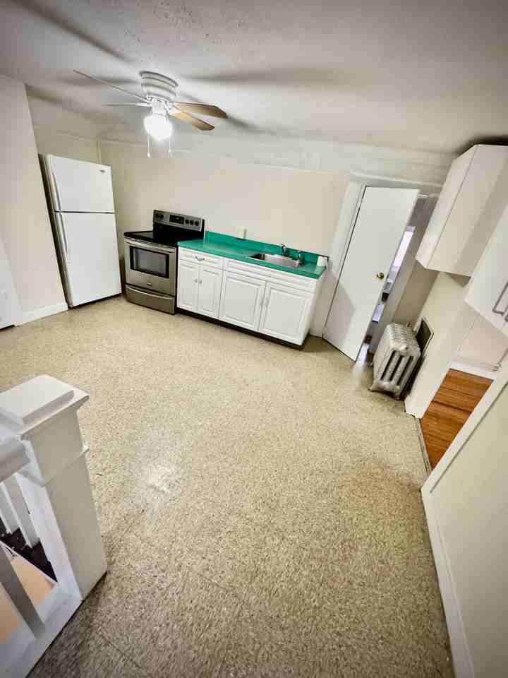 256 Congress Ave #3 - Photo 3 of 8