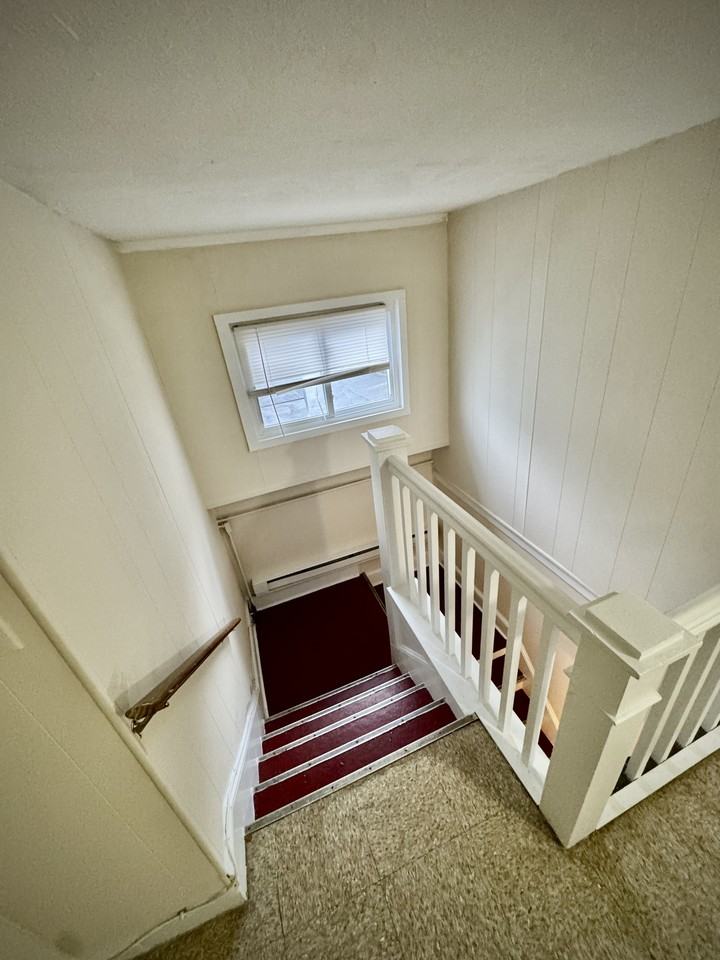 256 Congress Ave #3 - Photo 6 of 8