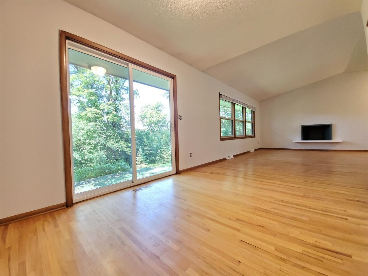 2011 Edgewood Ct Sw #1 - Photo 4 of 10