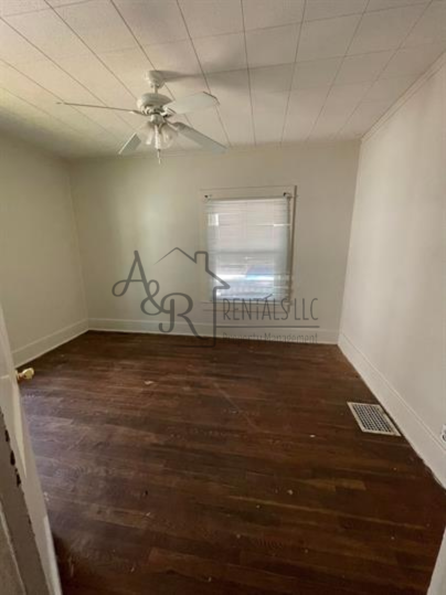 415 W 9th St #1 - Photo 2 of 8