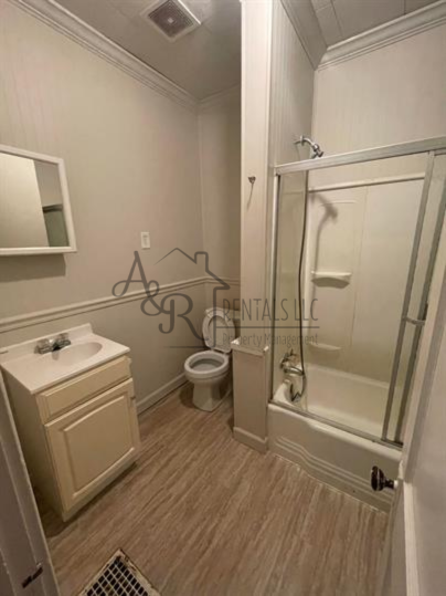 415 W 9th St #1 - Photo 3 of 8