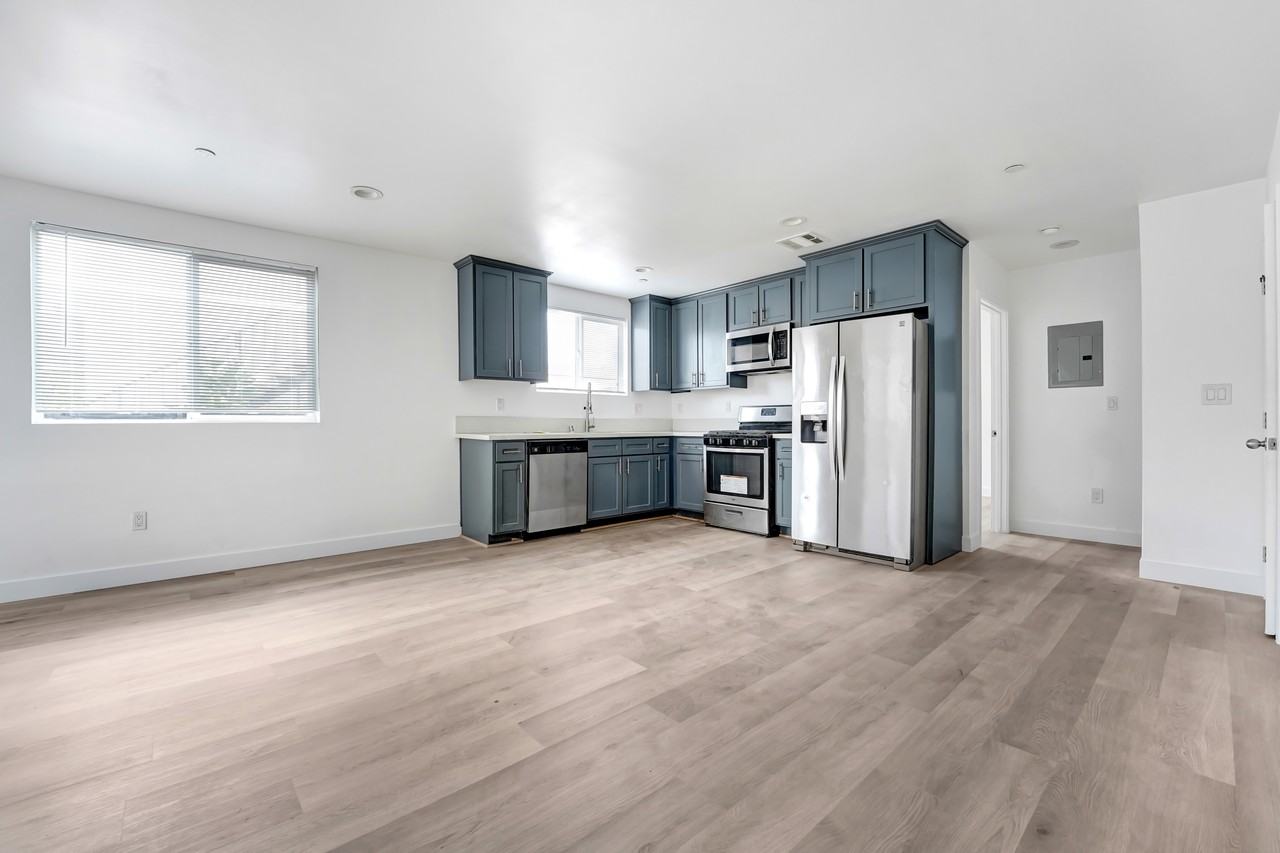 2439 Malabar St #2439 - Photo 3 of 31