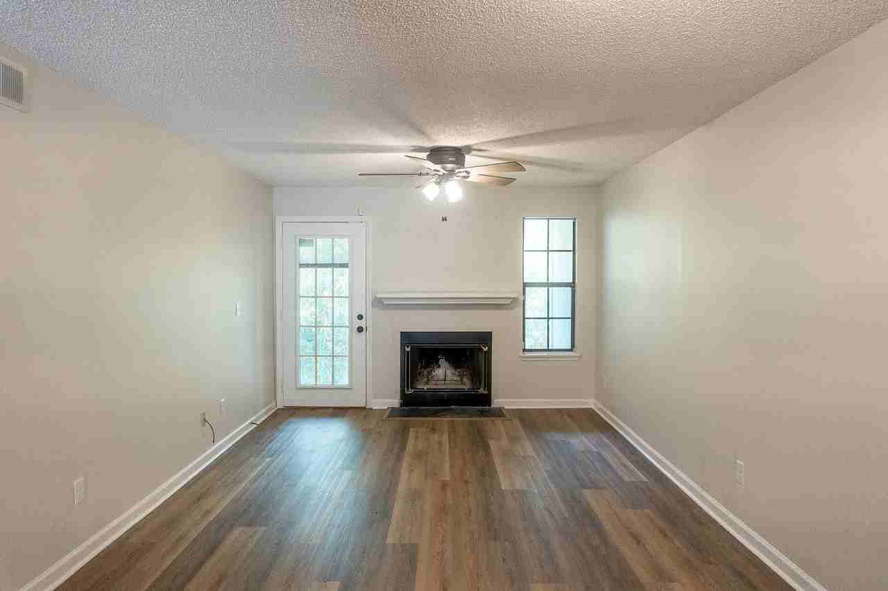 1103 Greentree Ct #B - Photo 3 of 16