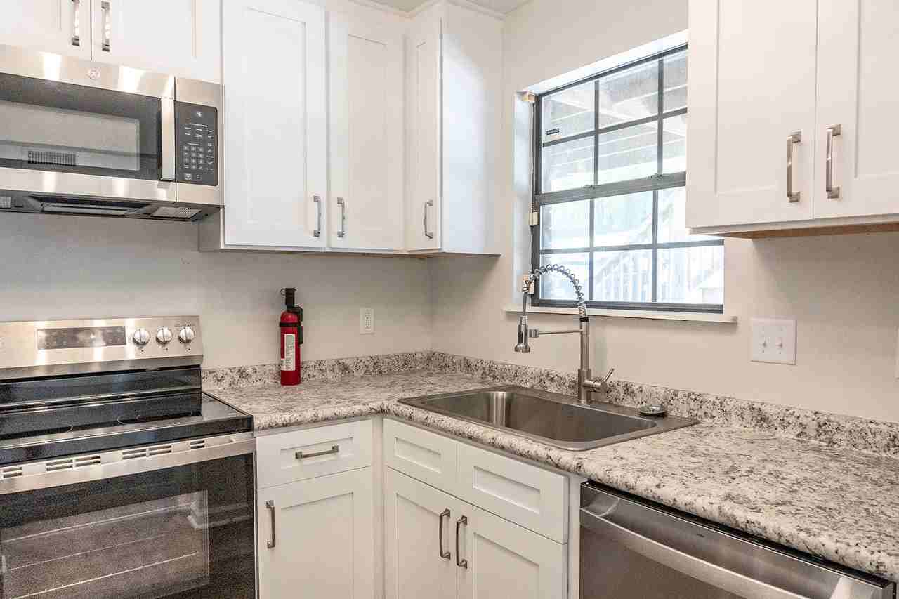 1103 Greentree Ct #B - Photo 7 of 16