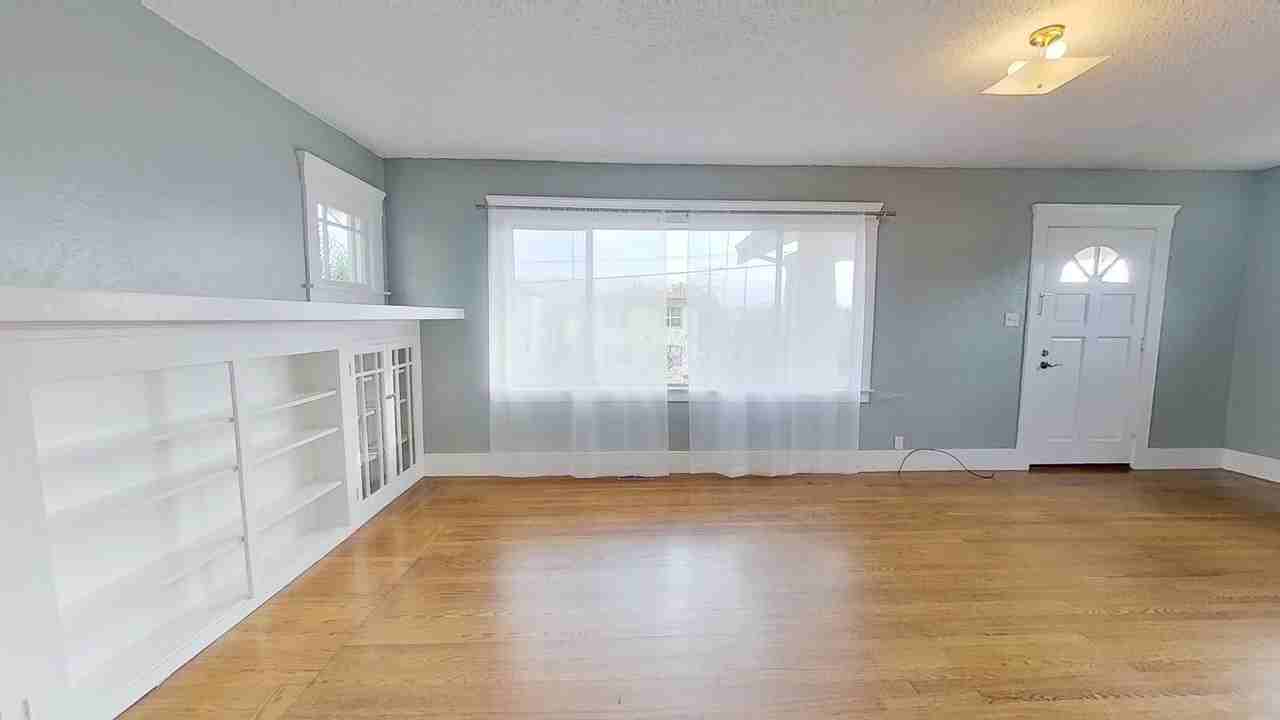 650 Adams St - Photo 3 of 10