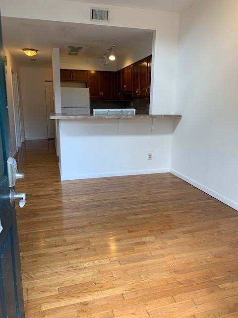 McPherson Avenue - 4396-2EMcPherson Avenue #4396-2E - Photo 5 of 39