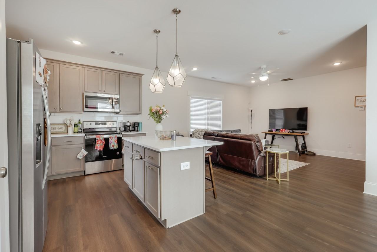 372 Arch St #1 - Photo 7 of 42