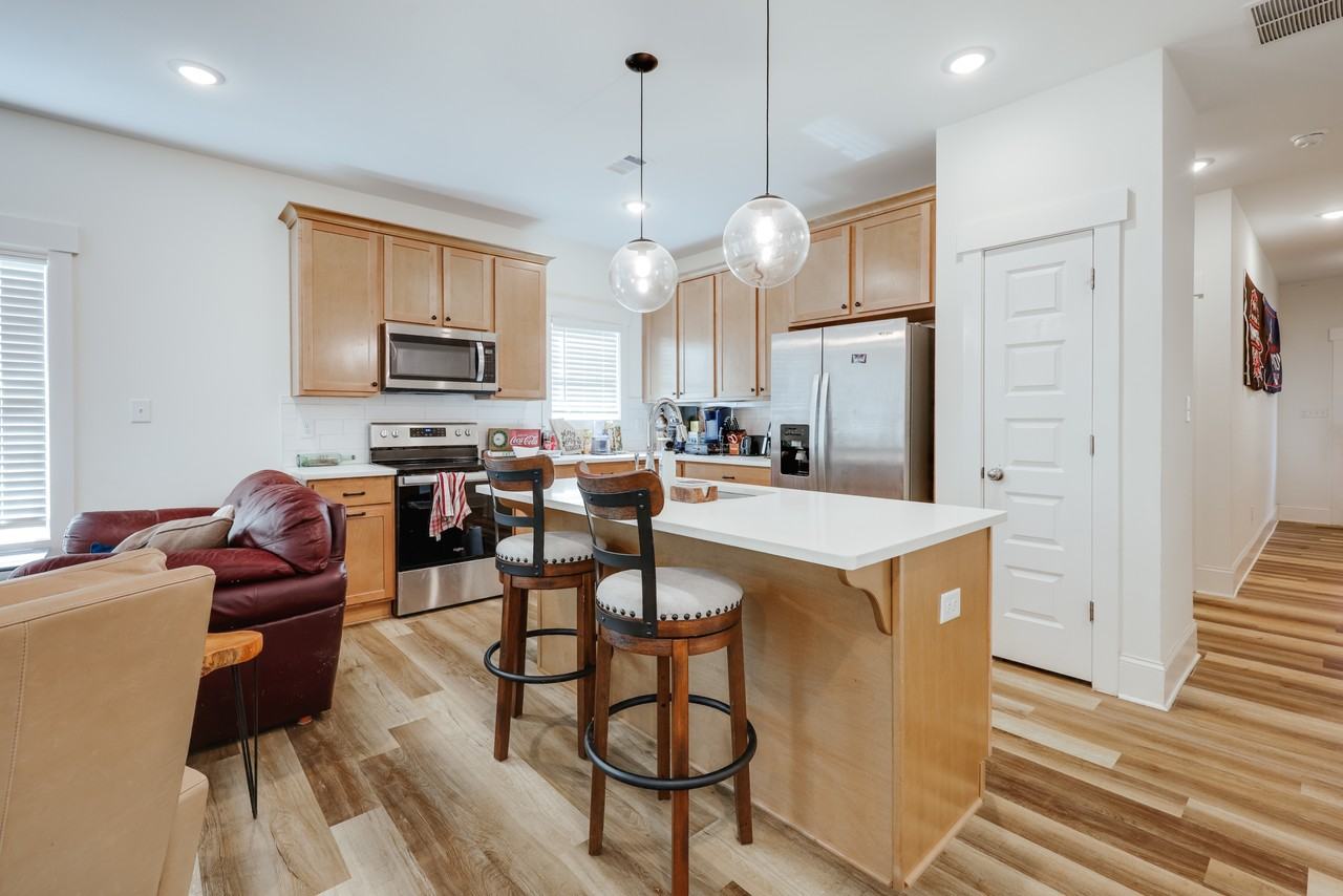 374 Arch St #1 - Photo 4 of 24