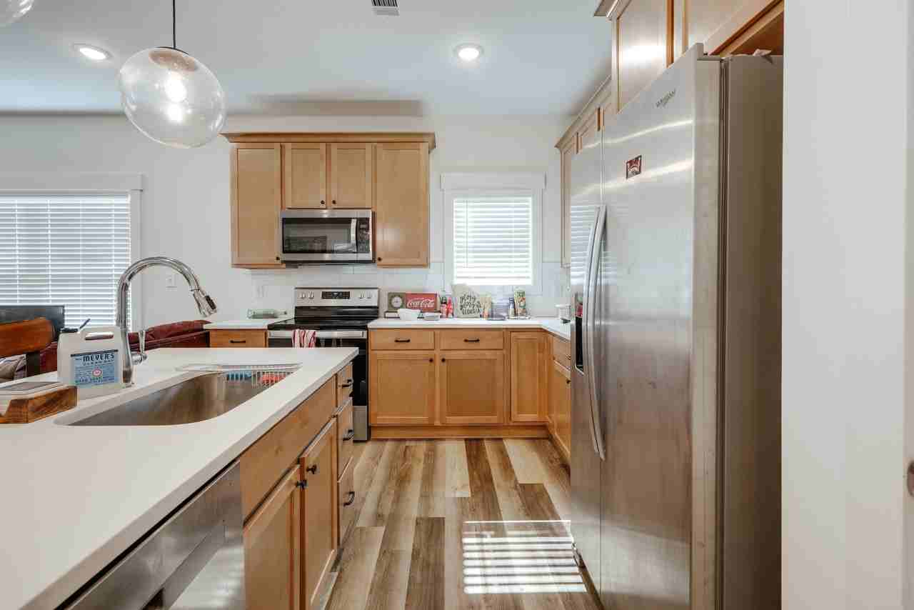 374 Arch St #1 - Photo 5 of 24