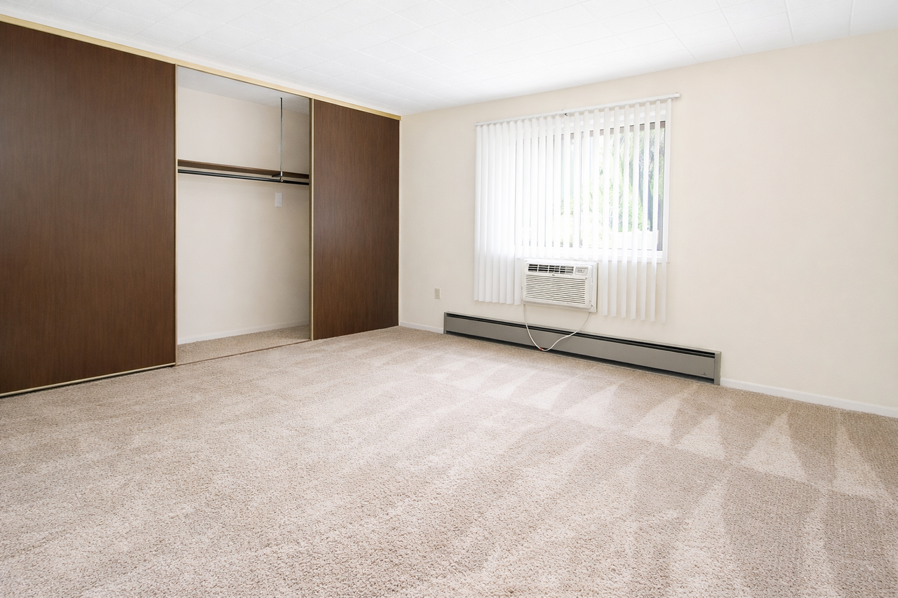 120 FOXWOOD ROADAPT 5 #5 - Photo 3 of 9