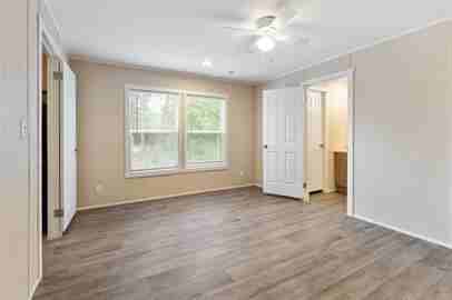 135 Southlake Dr #1 - Photo 2 of 33