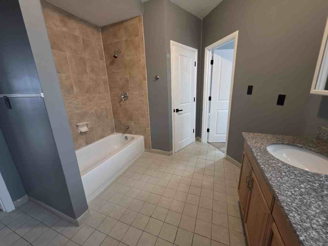 526 Saint Paul Pl #526-3 - Photo 7 of 10