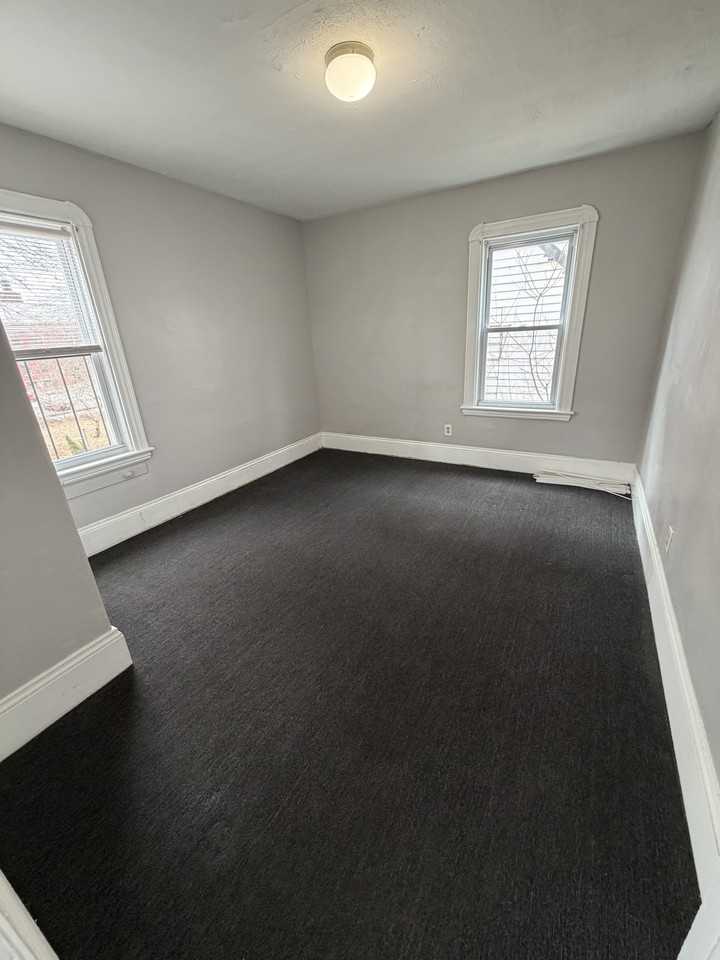 238 Davis St #5 - Photo 2 of 3