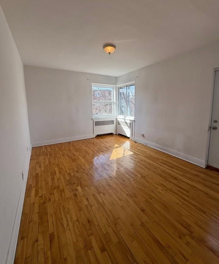 5805 Ch De La Côte-Saint-Luc #4 - Photo 2 of 10