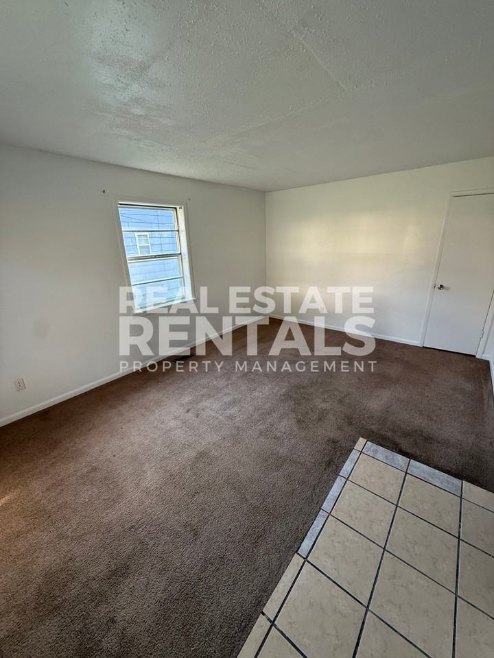 1207 Brookside Dr #1 - Photo 2 of 9