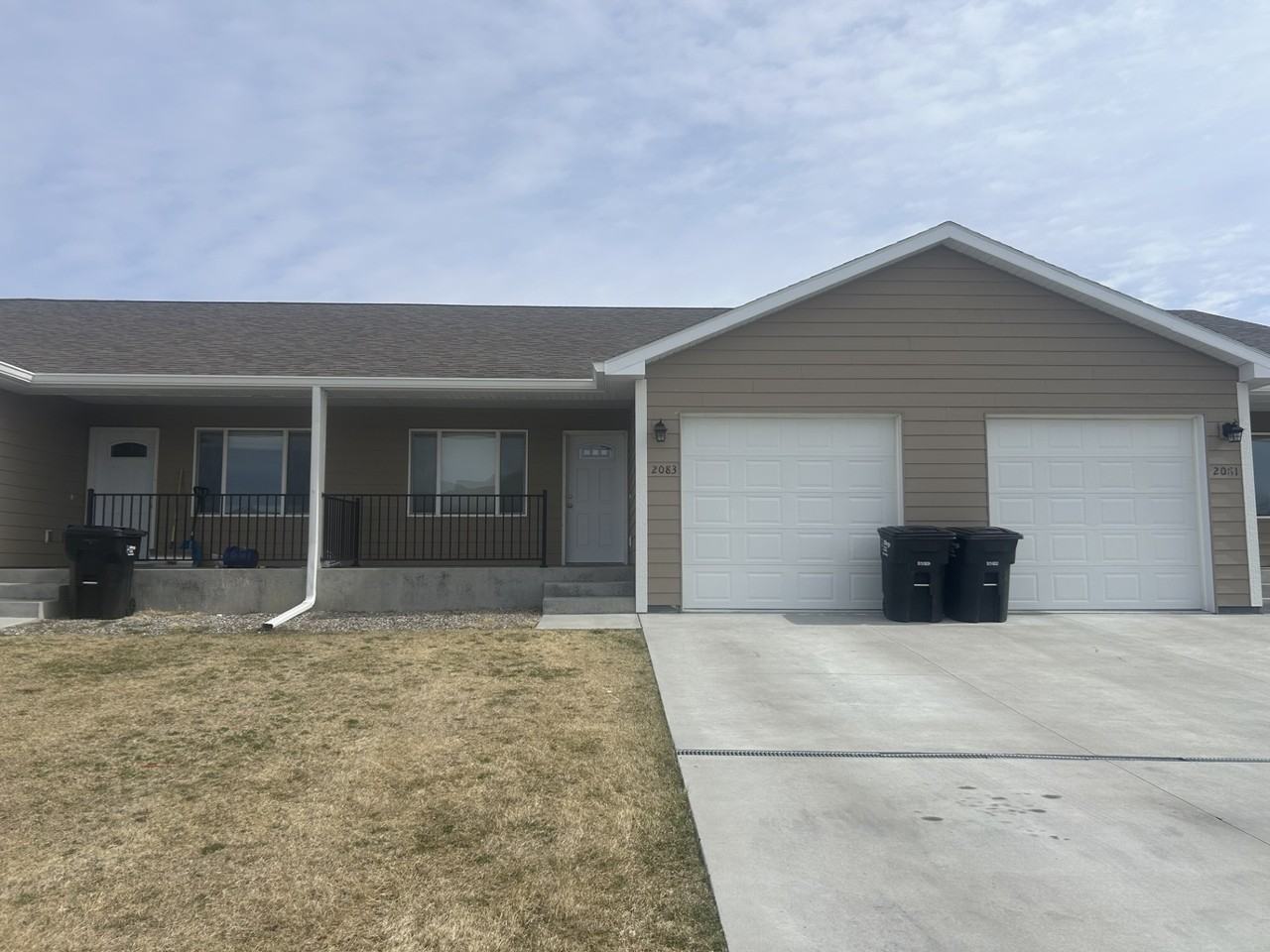 2083 Lakehills Dr #2083 - Photo 2 of 15