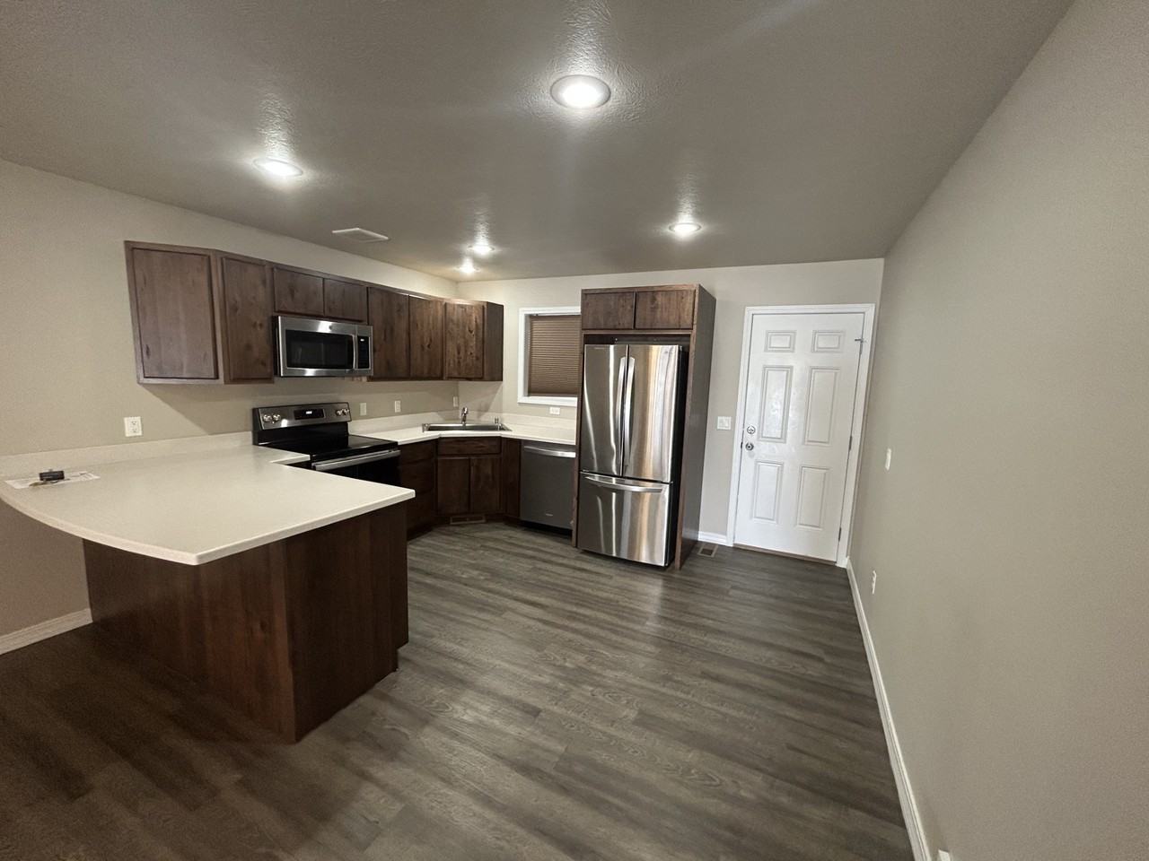 2083 Lakehills Dr #2083 - Photo 5 of 15