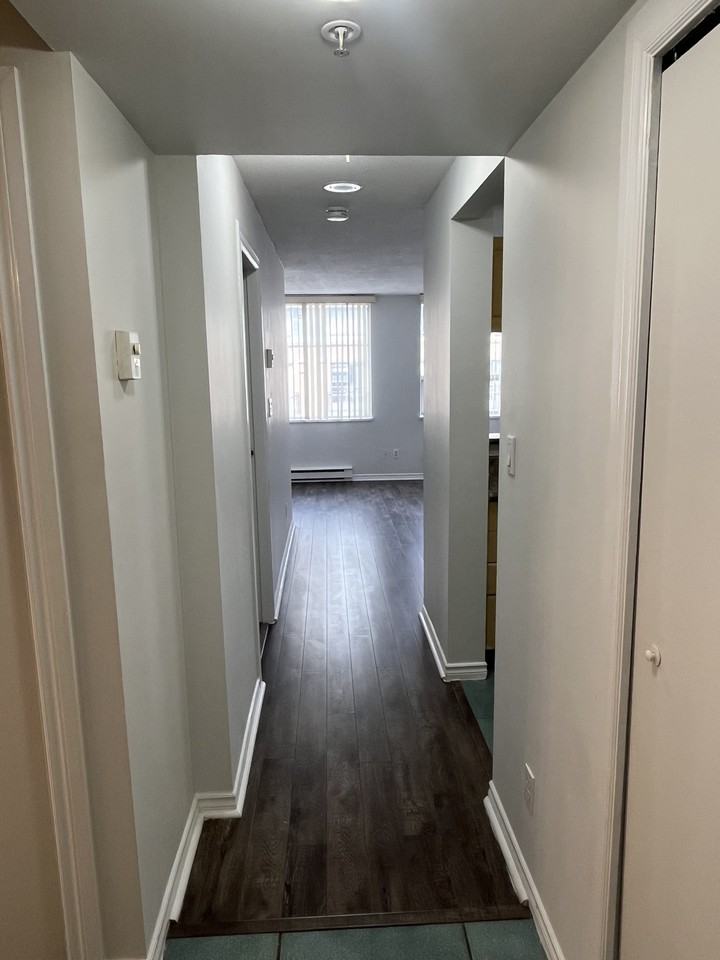 1278 Granville St #703