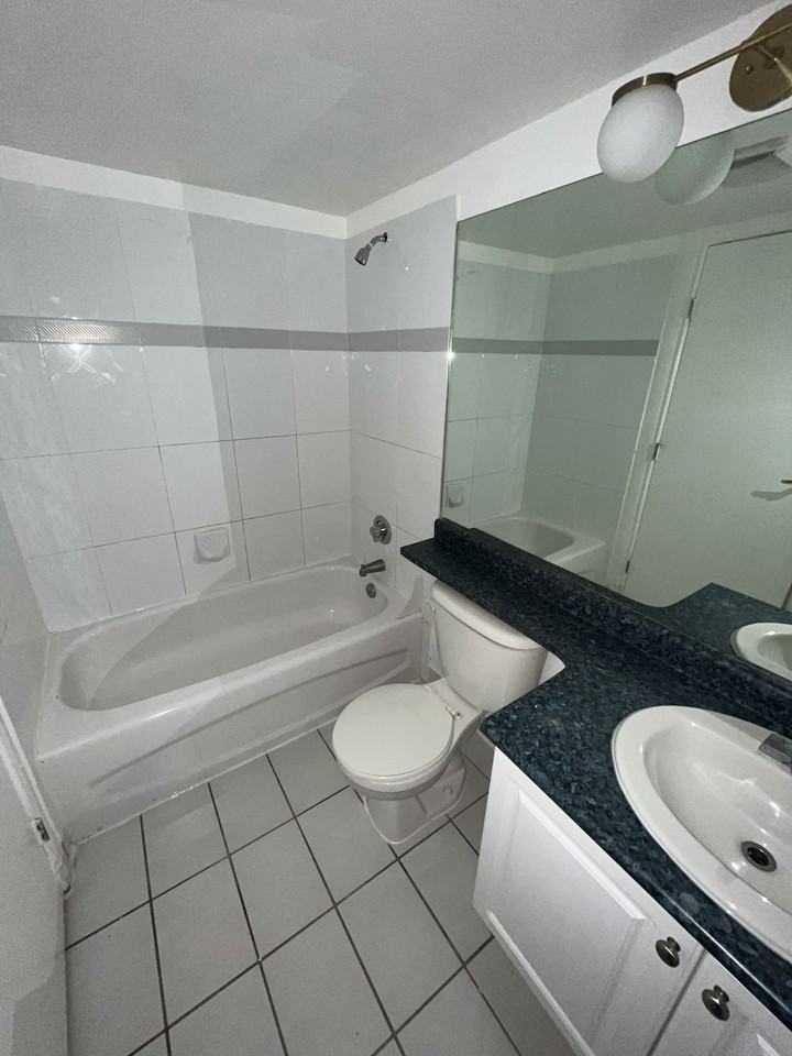 1278 Granville St #505 - Photo 3 of 8