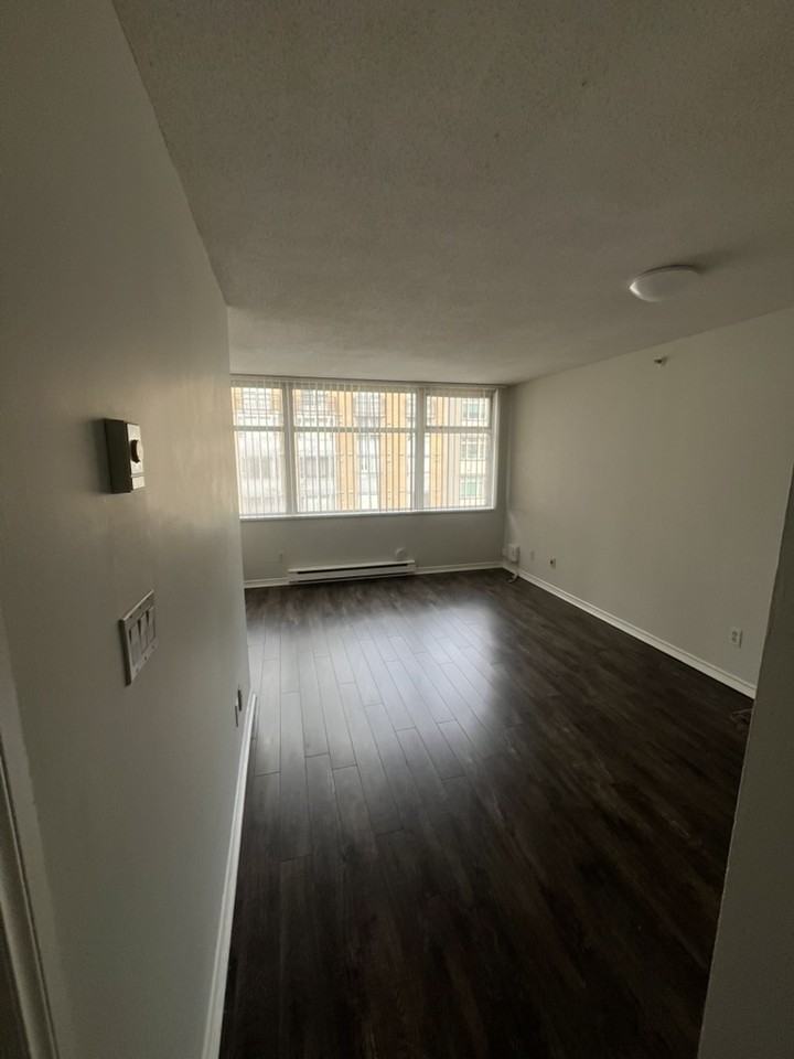 1278 Granville St #505 - Photo 7 of 8