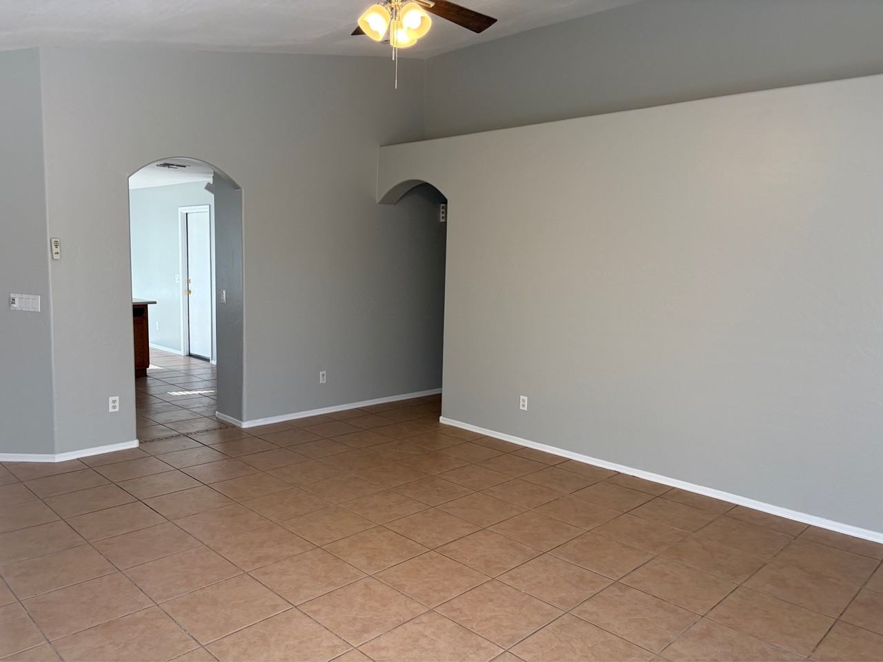 2300 E 37th Ave - Photo 3 of 27