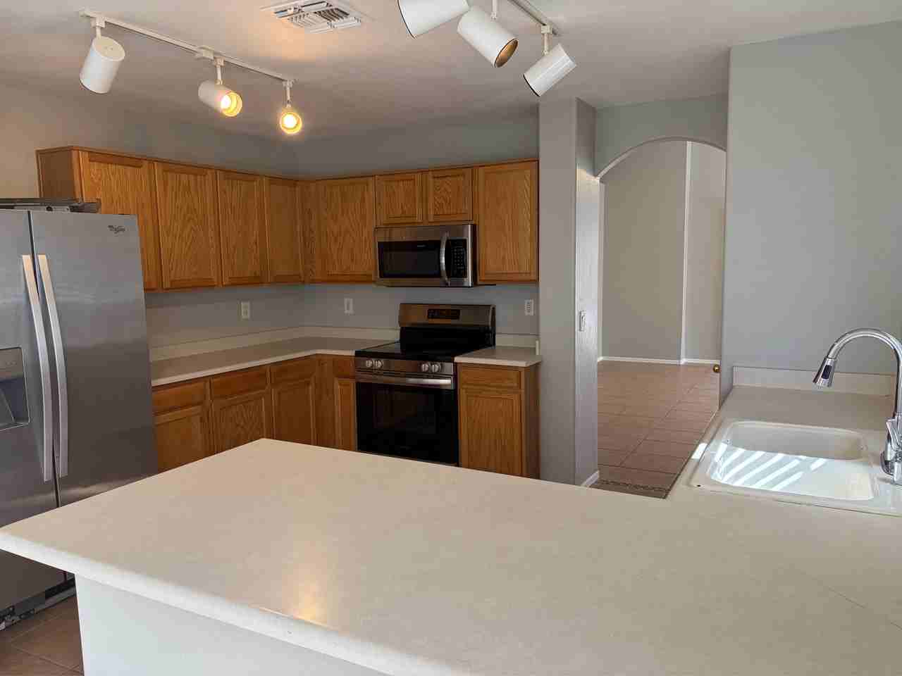 2300 E 37th Ave - Photo 4 of 27