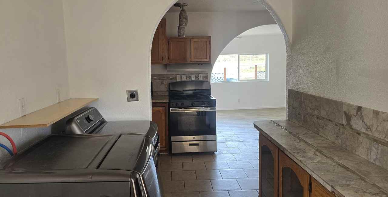 315 W Palma St #1 - Photo 2 of 15