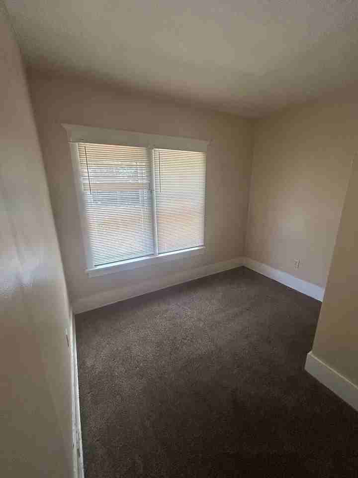 63 Montrose Ave #1 - Photo 5 of 8