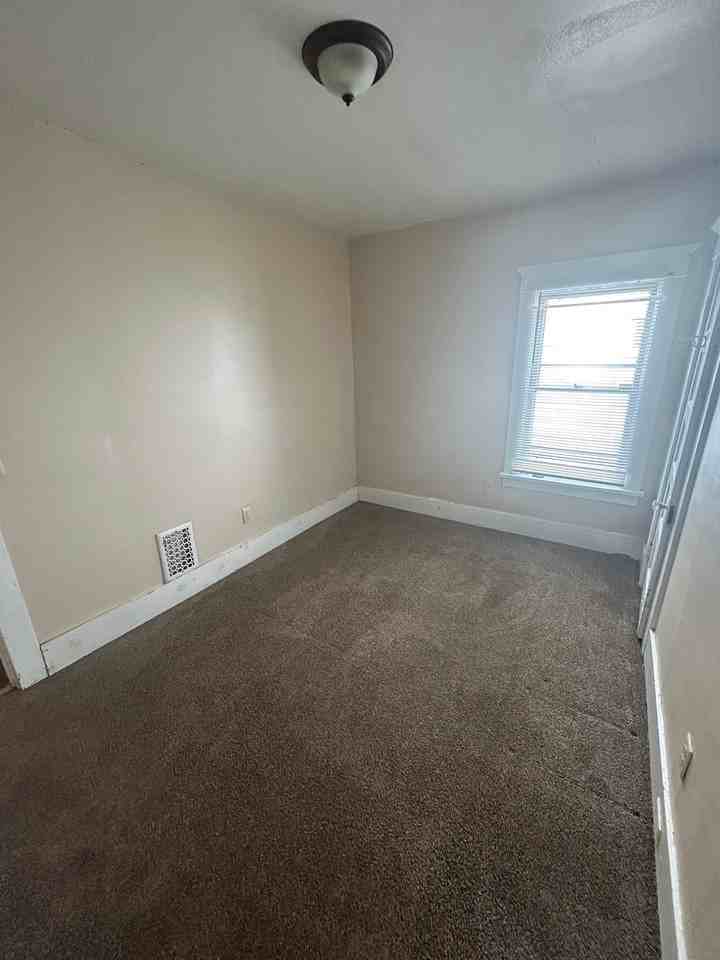 63 Montrose Ave #1 - Photo 6 of 8