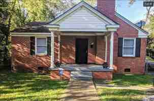 featured image of 22 W Cromwell St #1