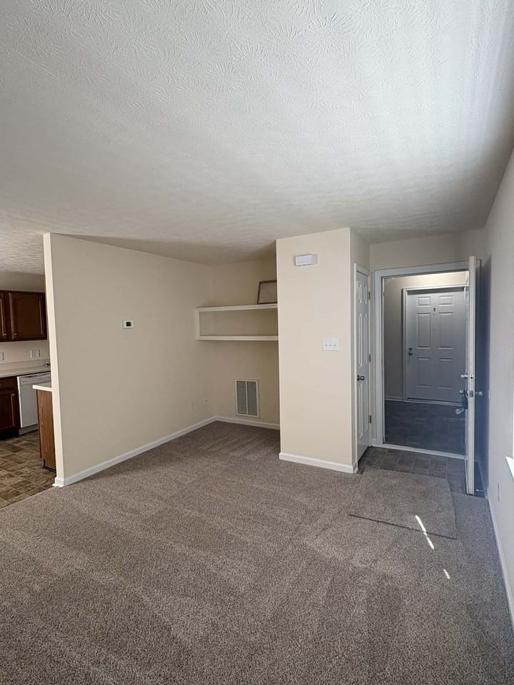 1611 Flanigan Ct #1 - Photo 3 of 15