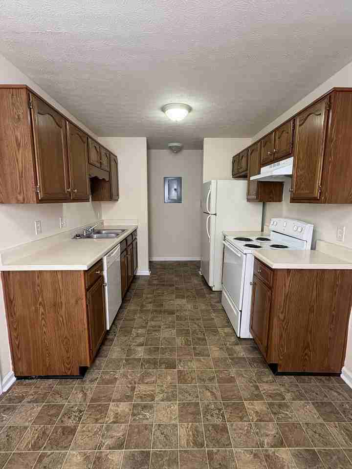 1611 Flanigan Ct #1 - Photo 6 of 15