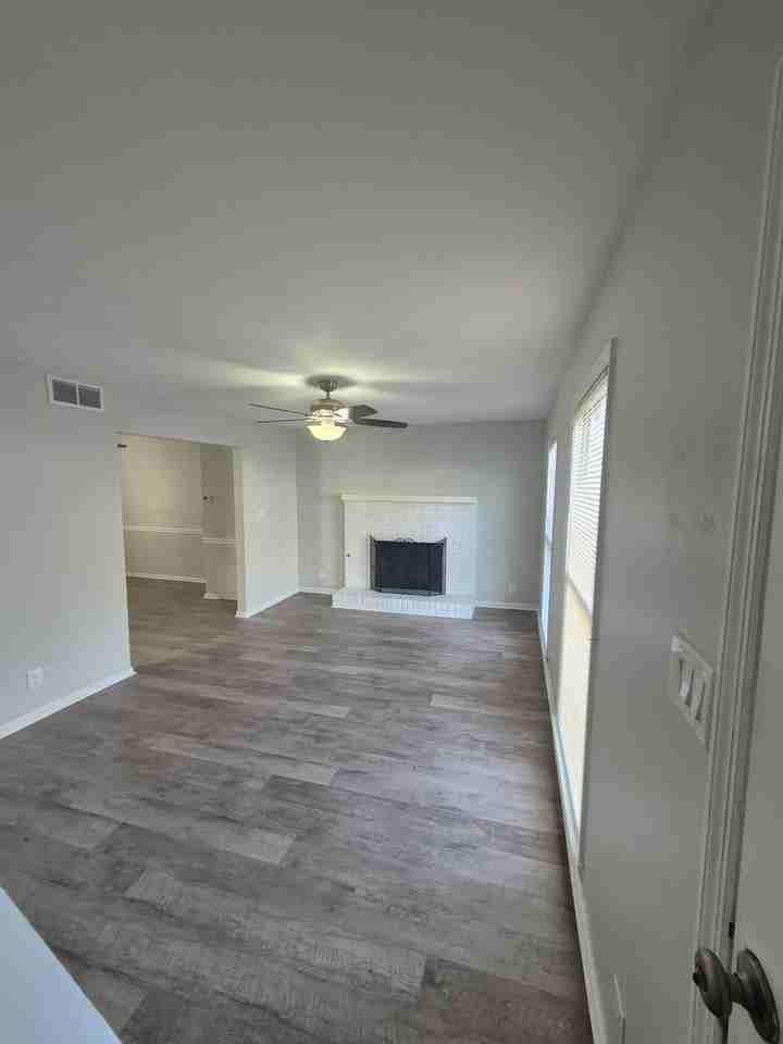 185 Springdale Ct #1 - Photo 2 of 11