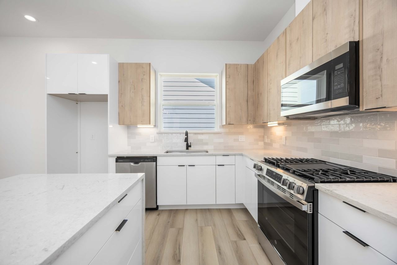 6737 Peerless St #C - Photo 5 of 12