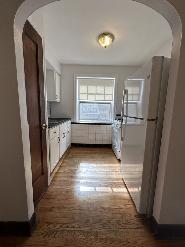 8828 Riverview Blvd Apt 2s #2S - Photo 4 of 18