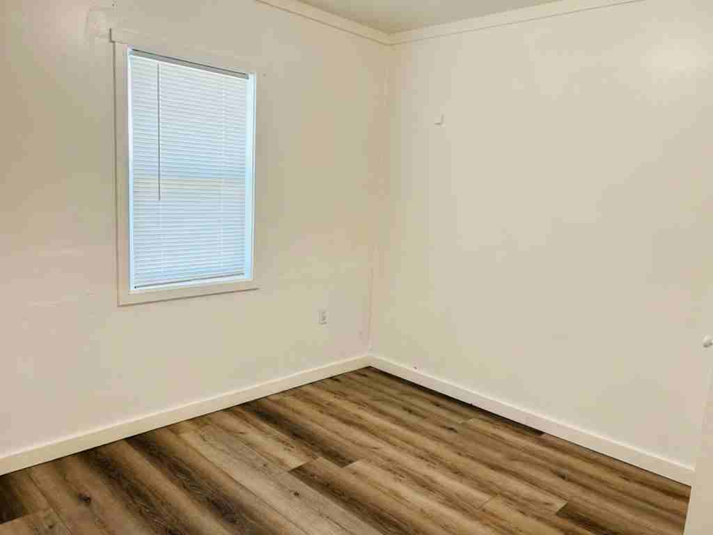 5350 W. Broadway APT. #11 - Photo 7 of 12