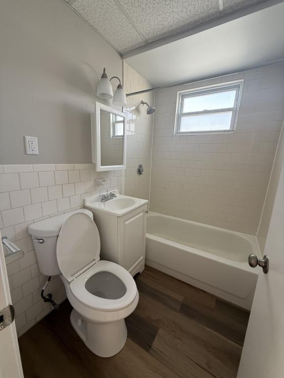 225 Davis St - Photo 2 of 8