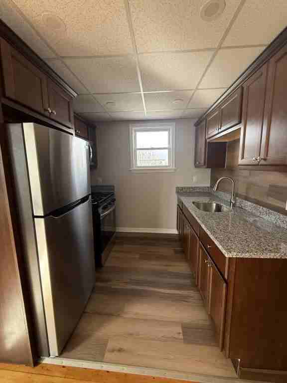 225 Davis St - Photo 6 of 8