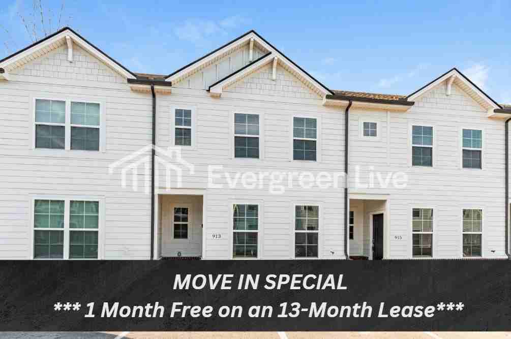 913 Hamilton Crossing Sq