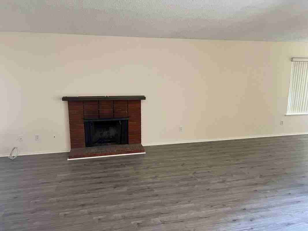 23062 Conde Dr - Photo 3 of 13