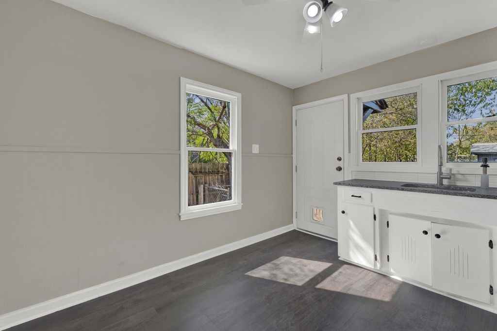 511 Wright Ave - Photo 4 of 23