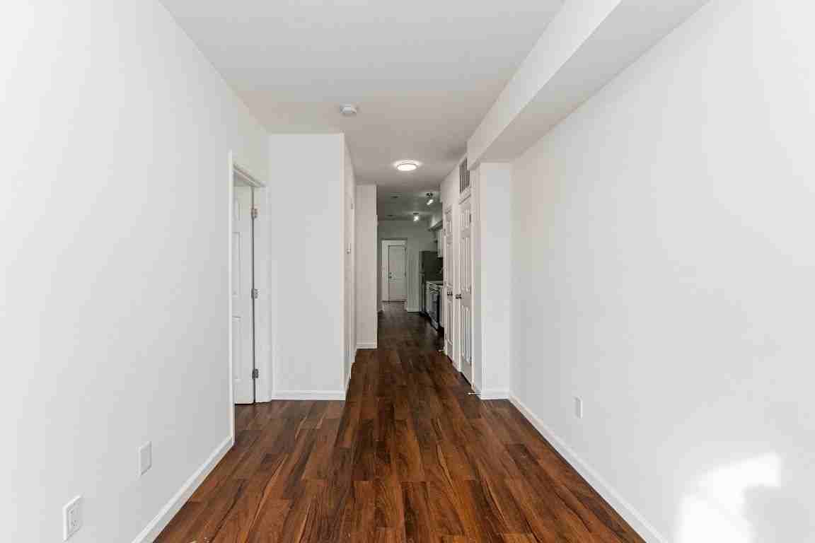 1838 C St Se - Photo 2 of 23