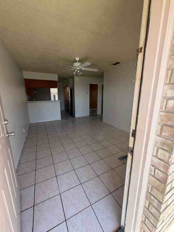 2601 Springfield Ave ##4 - Photo 6 of 14