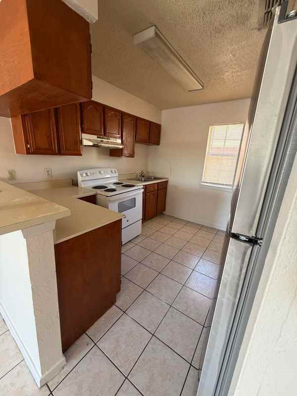 2601 Springfield Ave ##4 - Photo 7 of 14