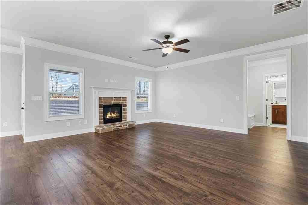 1647 Jasper Dr - Photo 4 of 16