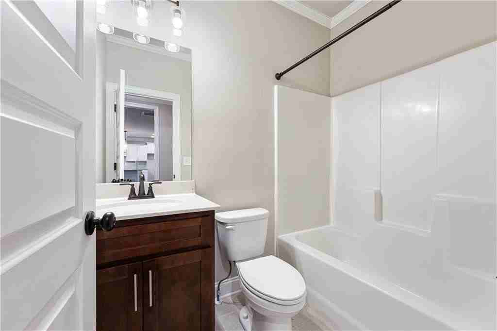 1647 Jasper Dr - Photo 5 of 16