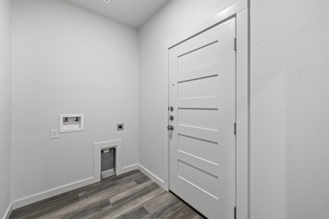 517 E Heron St - Photo 3 of 19